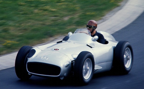 leccion14-comicnodibujantes-carrera-formula1-mercedesbenzw196